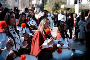 5a01c63570bfc0468c7cbb56069a1011ed6194d83aedf7c7aecb18a4dbd093a6