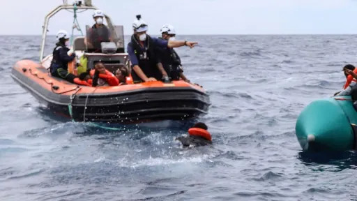 77a8d444d5e83b5e2446b848d80fa21738f24baf06d7090d67635e960a8f0d03