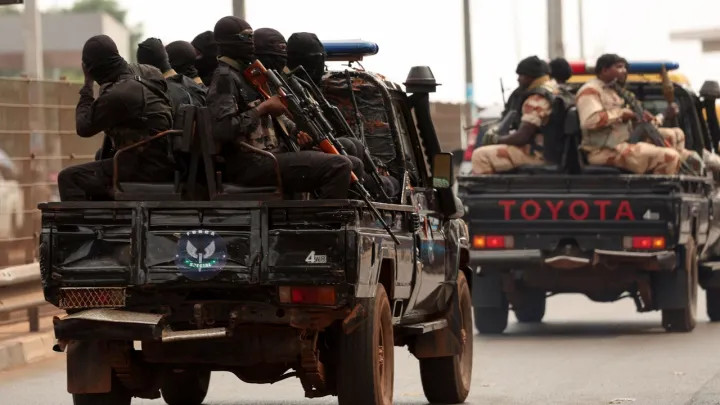 77a94f7a27aaa7ab8a788325fc192fc31ac9a031c871ce92cec1bdebec4f8e9e main