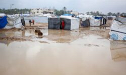 94169908ee7ca4c9cebe3425678cc894da9c26db3458f98a7f3231a1fb4aeff3