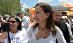 thumbs b c c813a1d3d7184ea3a3657fc053b2213d