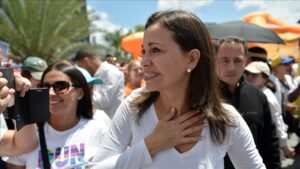 thumbs b c c813a1d3d7184ea3a3657fc053b2213d