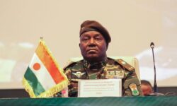 1764583280916 ss8f2e 59005d2608bfad75d3d5e0fd750de3e52c4afa34d7268455122ddb849faaced8