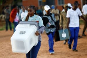 b8e2f0a1a07696fe6e702b2bfe3d9c086b31b77cd33e16758e0fa5b9bde7d961