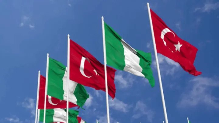 cd5609a0044d6e59b59879770efc1fd87e0fcd23381c2313795eefba1e33b5e5 main