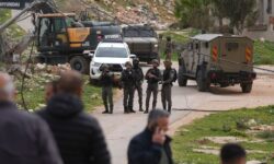 154153487aa76c1c4b17539e8a1a2b88112ad58e39e2e2b9a90907dadf3948e6