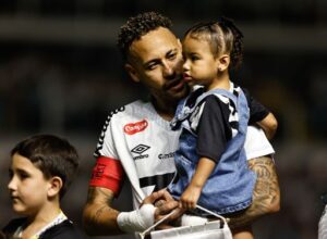 2025 11 29t004800z 437193024 up1elbt027xy0 rtrmadp 3 soccer brazil san scr