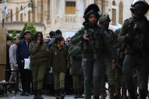 65dc1a2fece897fd35179040581599140a5cbf549e5d36cb28ebca8486efe8b7