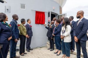 dc60aa506e90b046563447bdd9328429d936479d01eeb5ea25a527eab6a13c19