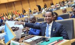 dd6e3421bd551ac9bc9a3ff19795e42acdb1b13d13a3916b5b2d4c55cca52d5f