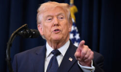 1822701 donald trump lors d une conference de presse en floride aux etats unis le 9 mars 2026