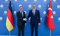 61609bb5d3239285455e11cc4a577ed866a4e8a15e6c70ea1d918fe40d60e735 main