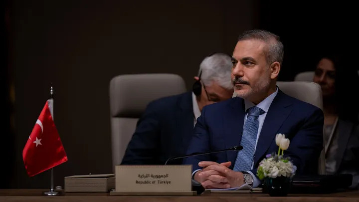 bef97b3120f99402bbd64eff068333be138ee370018f21a6626f78bb6d1bdad3 main