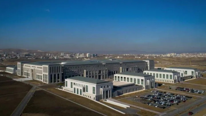 f81baac2266a6a71f2e92a66215a709352c44e3ecfa7a67ab4f05cace3568bf0 main