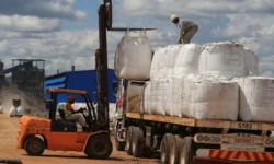 2024 01 09T162734Z 745798592 RC2BE5AW2UYX RTRMADP 3 ZIMBABWE MINING LITHIUM 1772020392