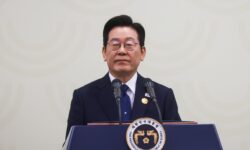 thumbs b c 90e7dd8cdf1ac7b1d57dc35f50b9b947