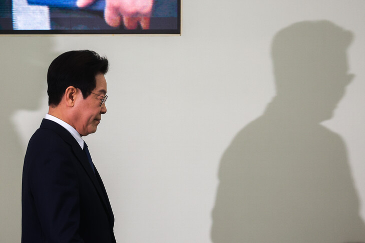 thumbs b c e7d21ccc34b3b7d5abc1def9ac4f3212