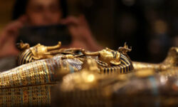 2025 11 04t160042z 1856497063 rc2lphaise6v rtrmadp 3 egypt archaeology gem tutankhamun main