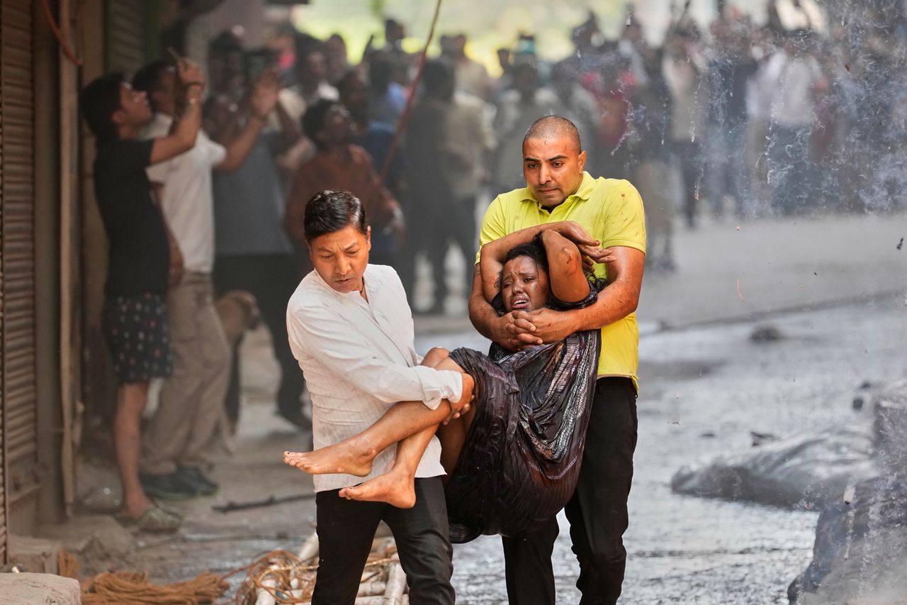 aptopix india hotel fire 53718