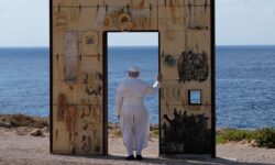aptopix italy pope lampedusa 97639